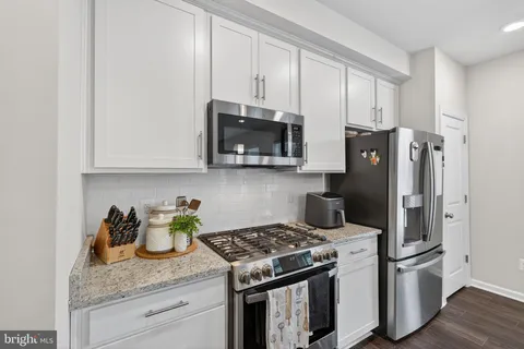 $799,900 | 5684 Stephanie Tessa Way, Unit 54, Alexandria, VA 22303