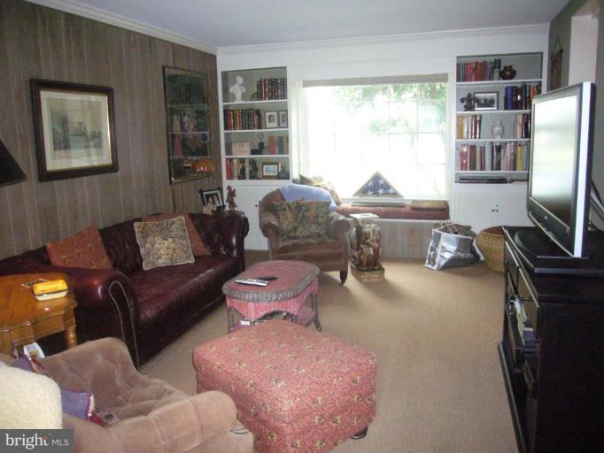 5622 Lamar Road Bethesda, MD 20816 - Photo 7 of 17 Family Room