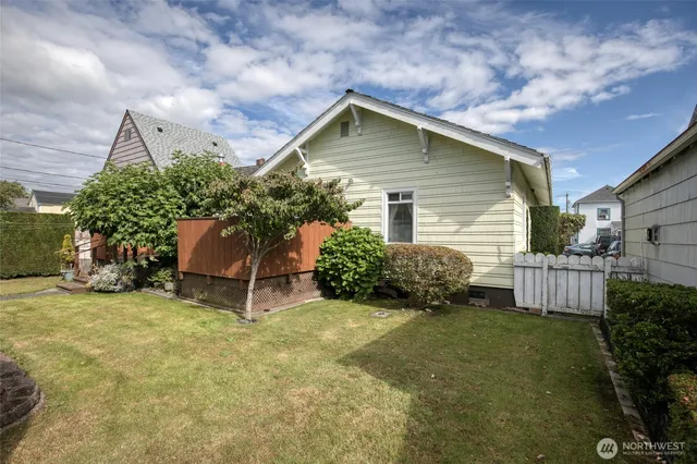 $285,000 | 1106 West Wishkah Street, Aberdeen, WA 98520