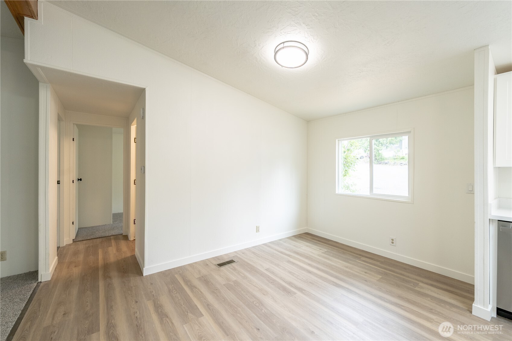 7701 Hardeson Road, Unit 52C Everett, WA 98203 - Photo 8 of 35