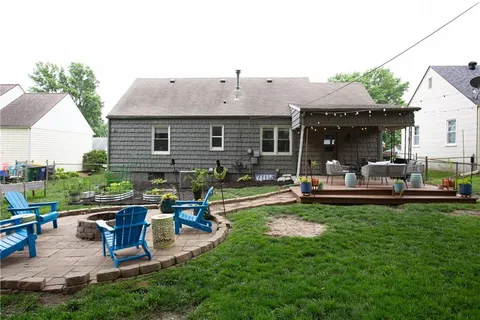 $375,000 | 5416 West 50th Street, Roeland Park, KS 66205