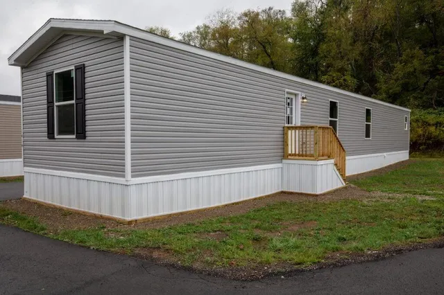a view of a back yard of the house