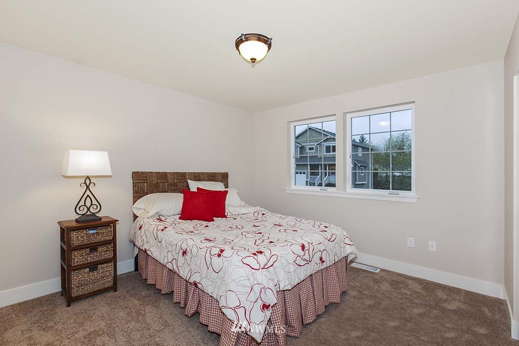 4252 Harris Road Southeast Port Orchard, WA 98366 - Photo 13 of 15 Gallery Image 13