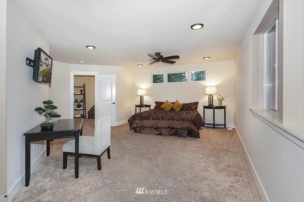 4252 Harris Road Southeast Port Orchard, WA 98366 - Photo 8 of 15 Gallery Image 8
