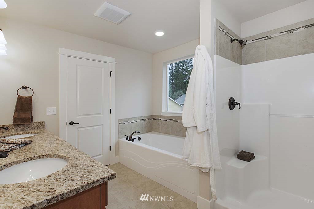 4252 Harris Road Southeast Port Orchard, WA 98366 - Photo 10 of 15 Gallery Image 10