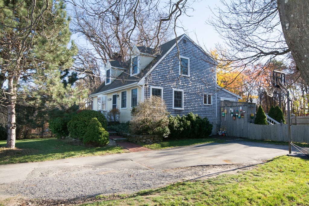 109 Hatherly Road Scituate, MA 02066 - Photo 3 of 24