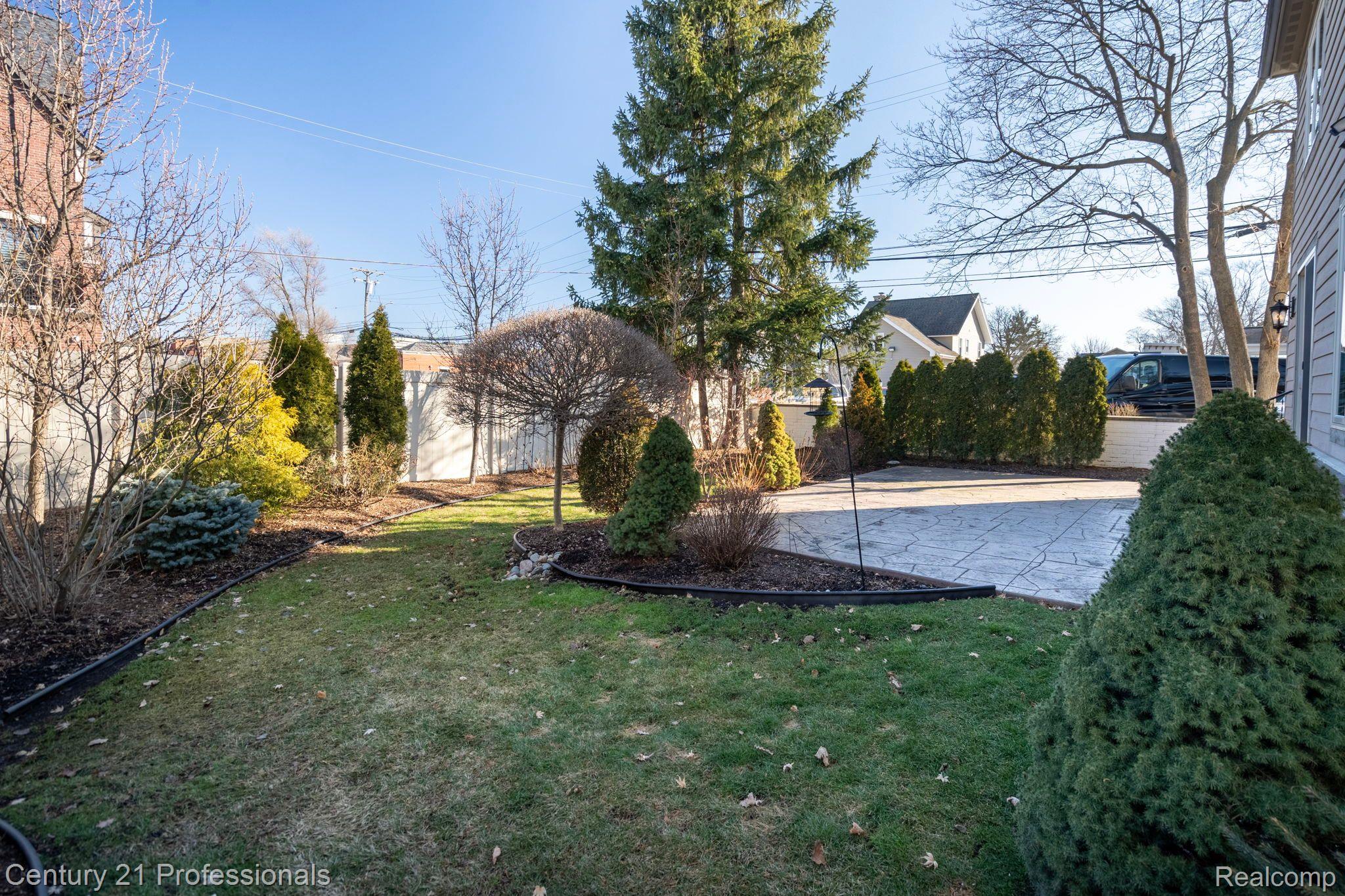 522 Oak Street Rochester, MI 48307 - Photo 42 of 49 Gallery Image 42