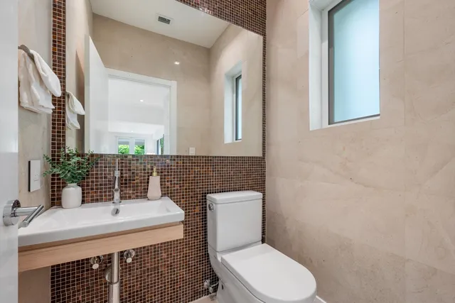 $2,310,000 | 775 West 49th Street, Miami Beach, FL 33140