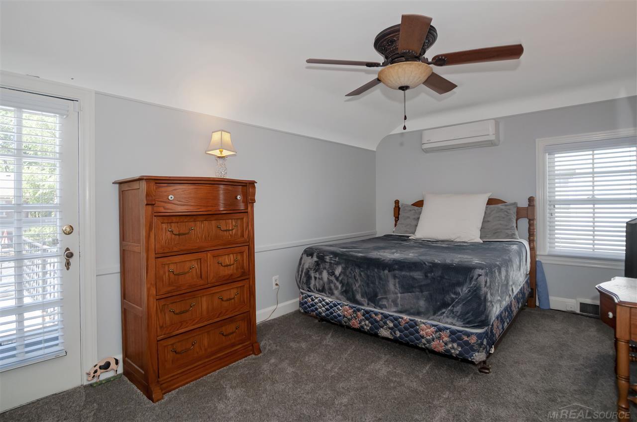335 Merriweather Road Grosse Pointe Farms, MI 48236 - Photo 22 of 36 Gallery Image 22