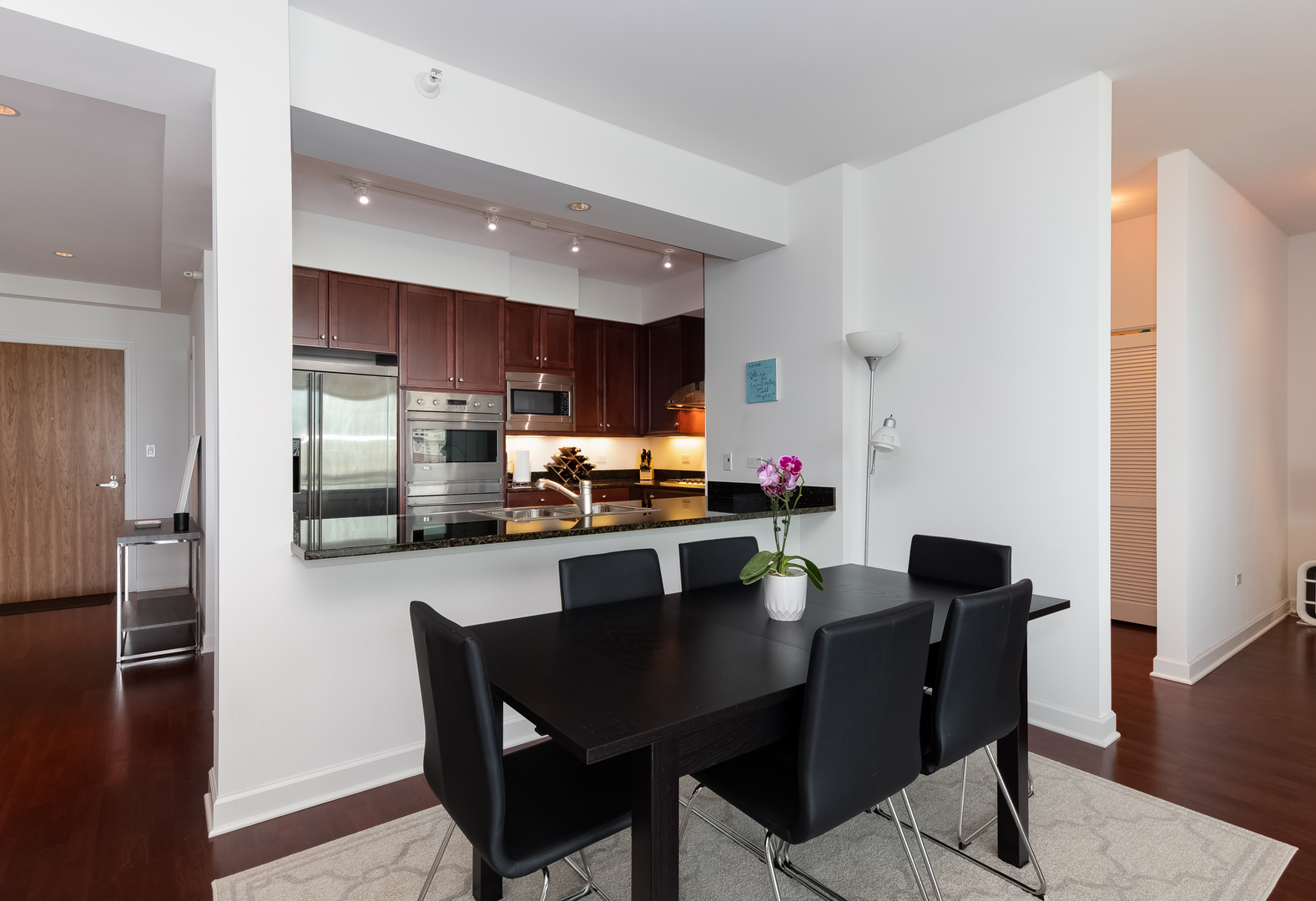 1201 South Prairie Avenue, Unit 2002 Chicago, IL 60605 - Photo 8 of 39