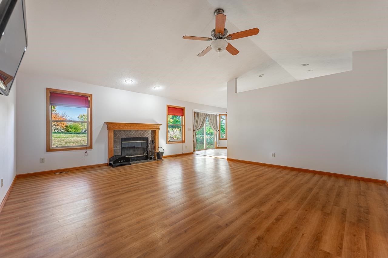 802 Gainsboro Road Lake Summerset, IL 61019 - Photo 3 of 35 Gallery Image 3