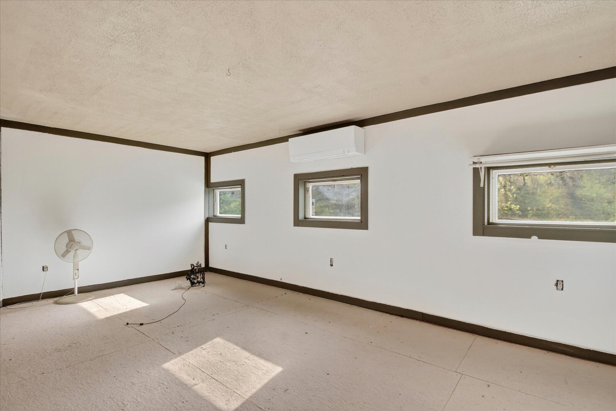 18426 14 Mile Road Leroy, MI 49655 - Photo 6 of 40 13-104-N-Andrea-Ln-St-Louis-Windowstill