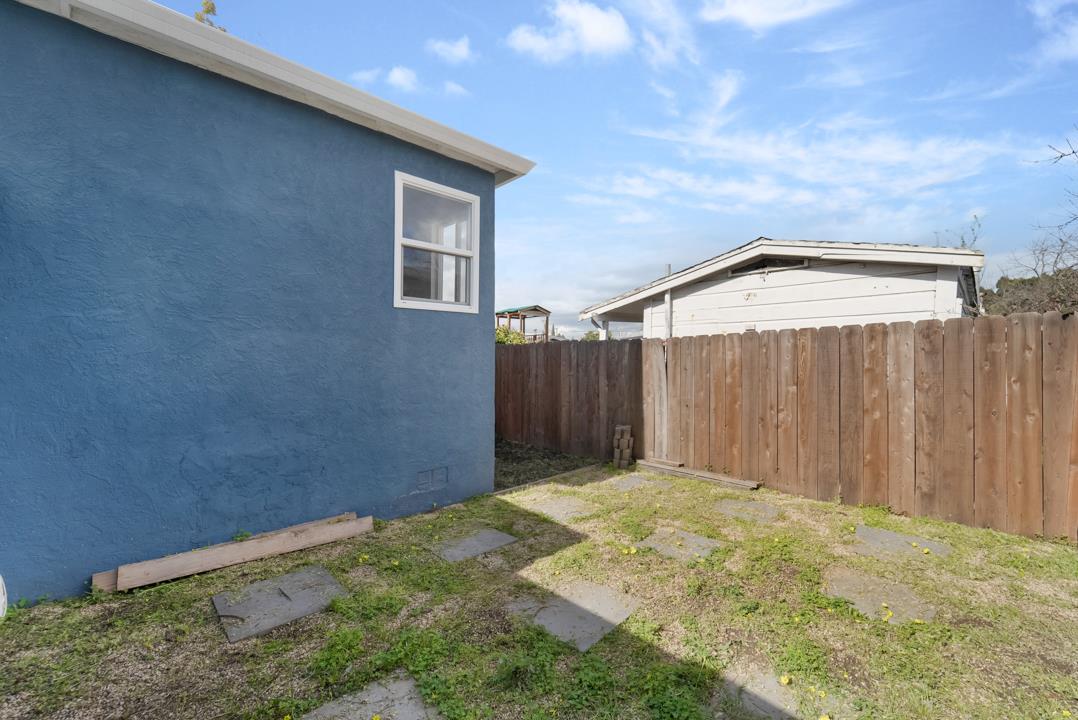 22824 High Street Hayward, CA 94541 - Photo 21 of 23 a backyard of a house