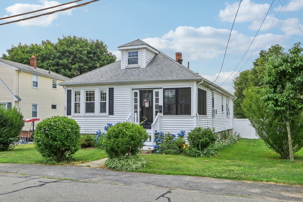 27 Sherman Road Dedham, MA 02026 - Photo 3 of 26 Gallery Image 3