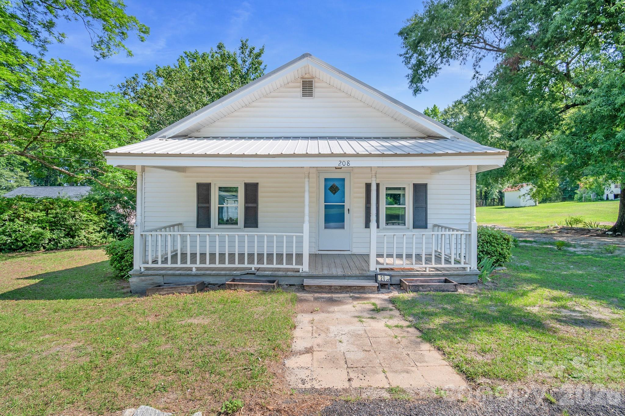 208 Church Street Jefferson, SC 29718 - Photo 7 of 48
