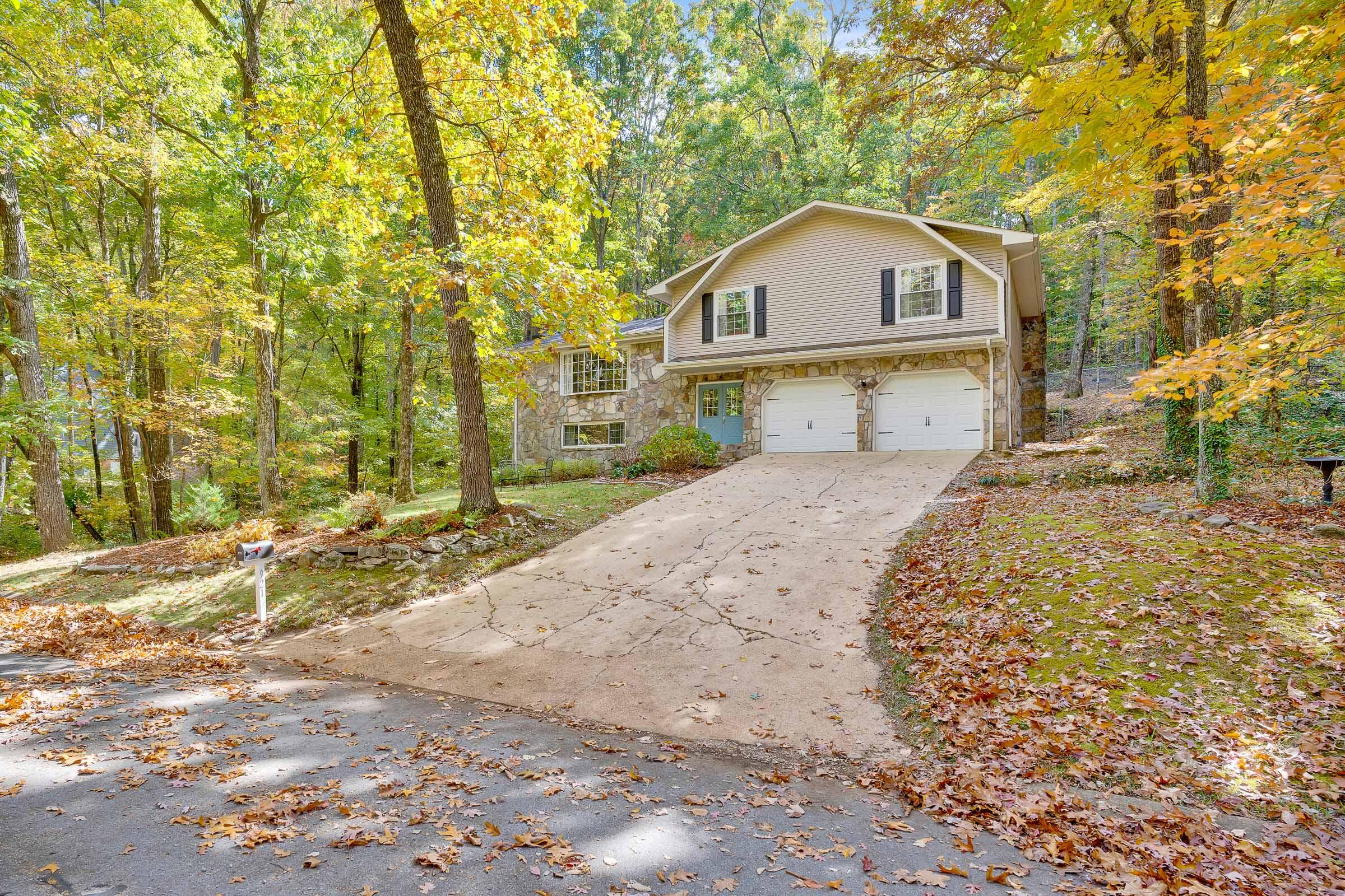 921 Dunsinane Road Signal Mountain, TN 37377 - Photo 1 of 30 921-Dunsinane-Rd-MLS-Photos-3