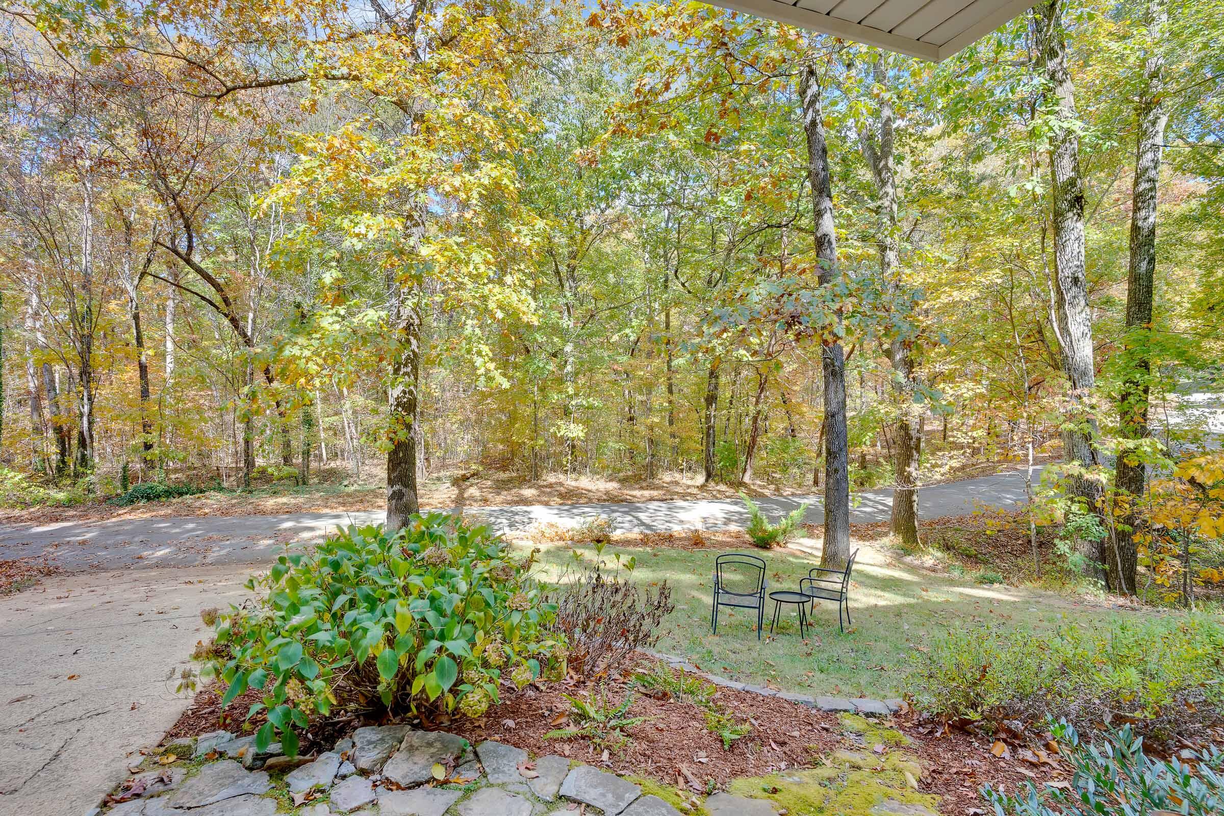 921 Dunsinane Road Signal Mountain, TN 37377 - Photo 3 of 30 921-Dunsinane-Rd-MLS-Photos-5