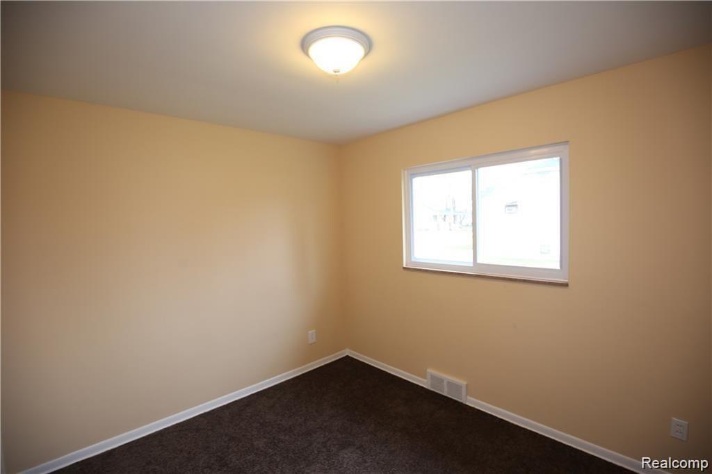 7635 Rivard Avenue Warren, MI 48091 - Photo 5 of 9