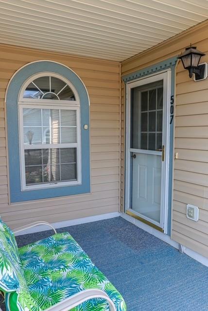 507 Yorktown Drive Gibsonia, PA 15044 - Photo 2 of 20 a front view of a house with garden