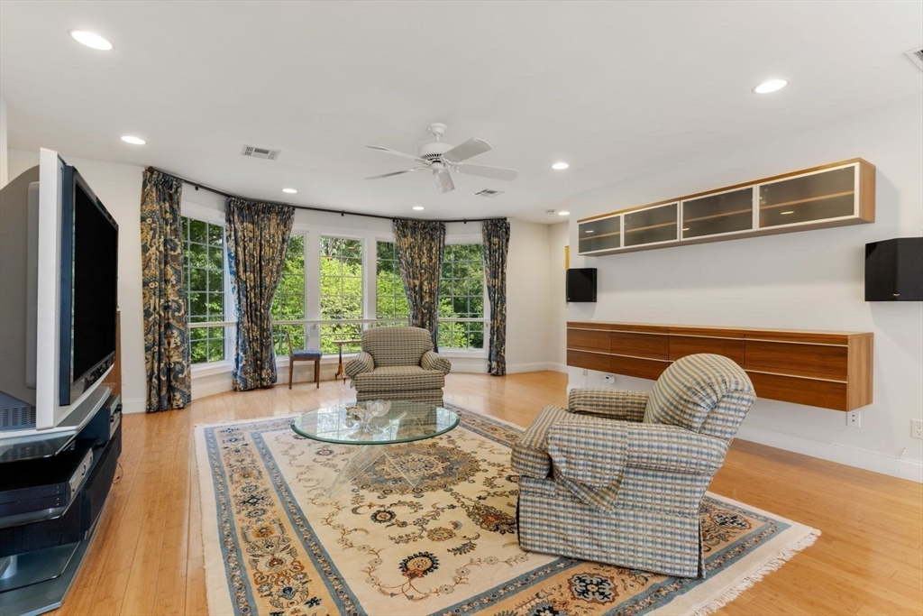 266 Landham Road Sudbury, MA 01776 - Photo 9 of 27