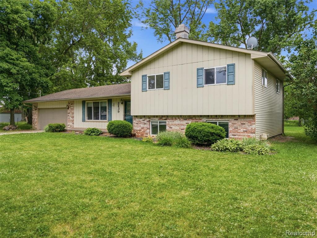 2439 North Long Lake Road Fenton, MI 48430 - Photo 20 of 25