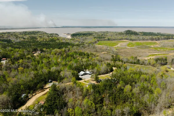 $499,000 | 475 Deer Creek Road, Grenada, MS 38901