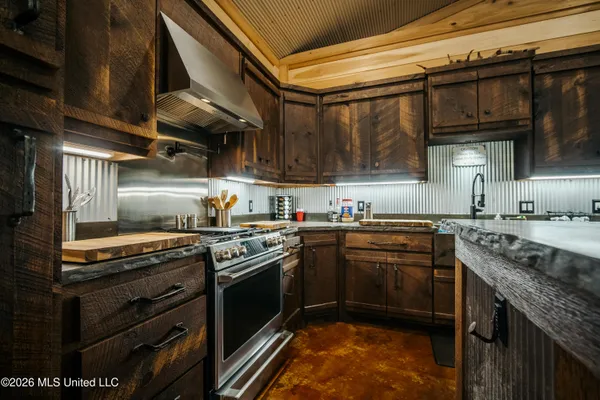 $499,000 | 475 Deer Creek Road, Grenada, MS 38901