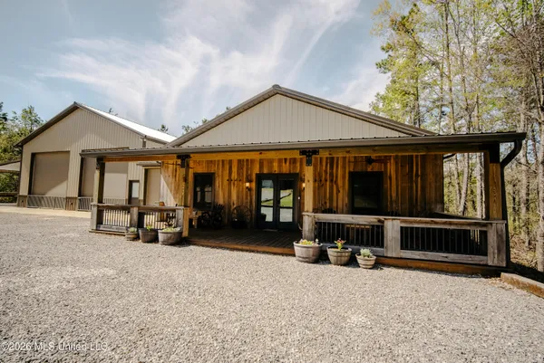 $499,000 | 475 Deer Creek Road, Grenada, MS 38901