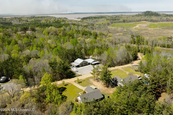 $499,000 | 475 Deer Creek Road, Grenada, MS 38901