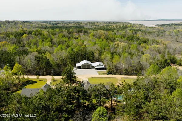 $499,000 | 475 Deer Creek Road, Grenada, MS 38901