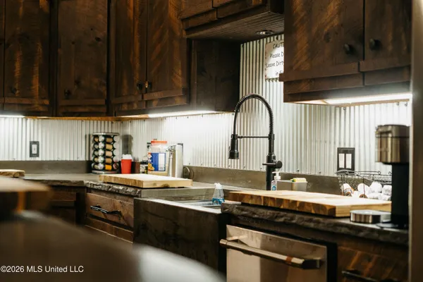 $499,000 | 475 Deer Creek Road, Grenada, MS 38901