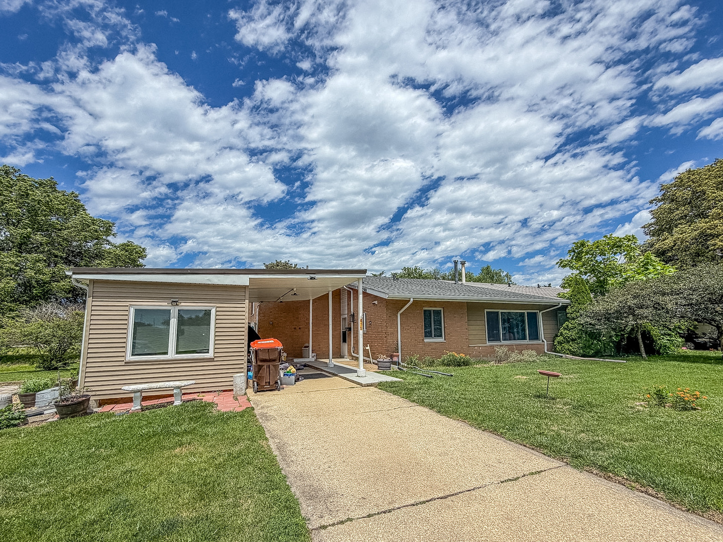 415 West Frost Avenue Rantoul, IL 61866 - Photo 2 of 31