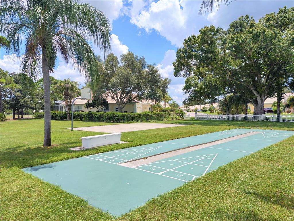 276 Cerromar Way South, Unit 60 Venice, FL 34293 - Photo 31 of 31 a view of a volley ball court