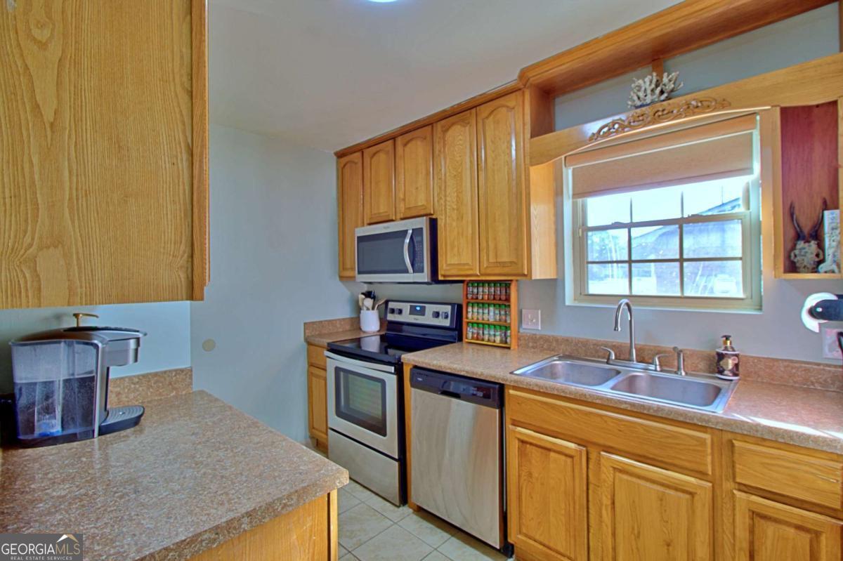 222 Glenn Bryant Road Hinesville, GA 31313 - Photo 8 of 26