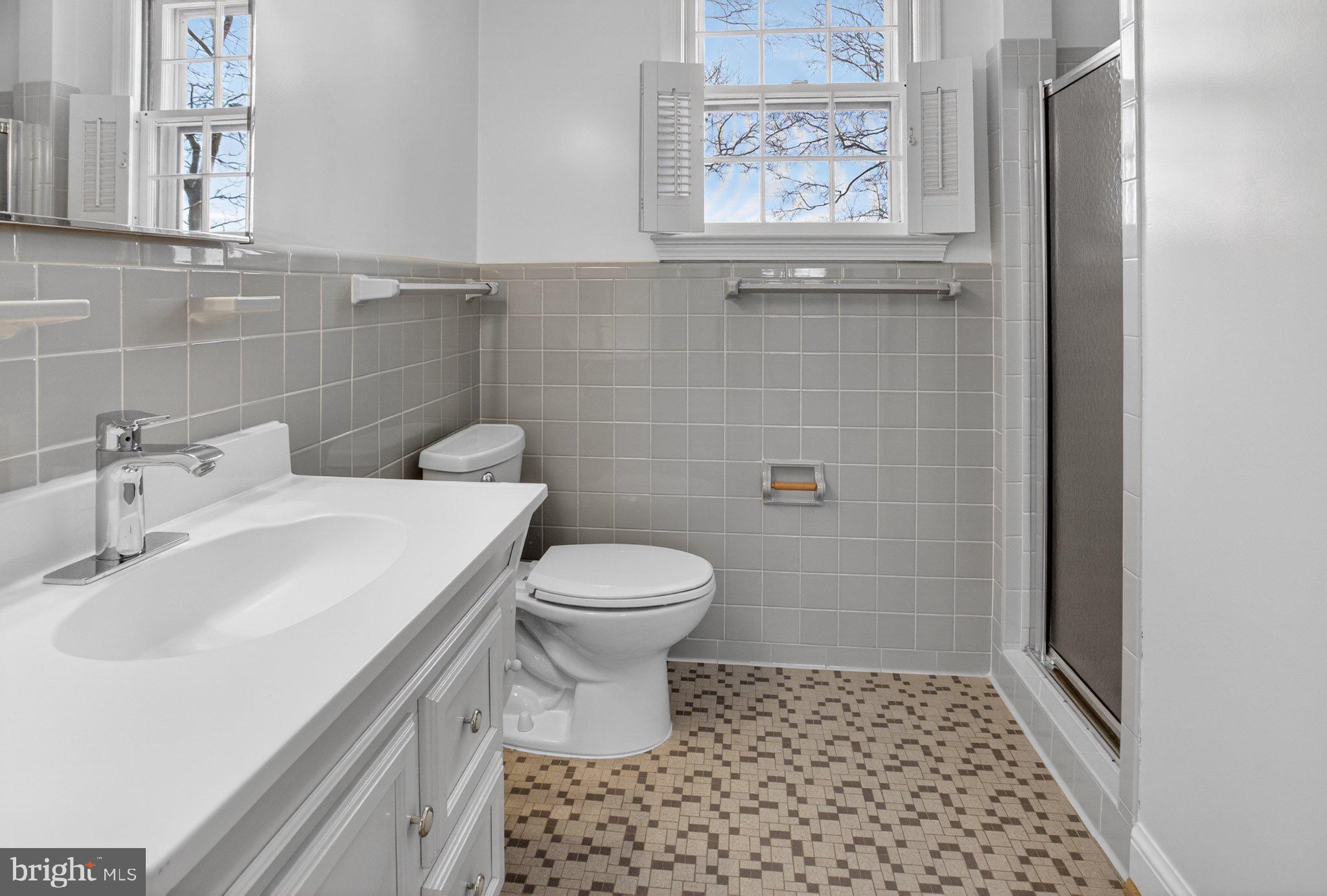 5405 Ridgefield Road Bethesda, MD 20816 - Photo 24 of 35