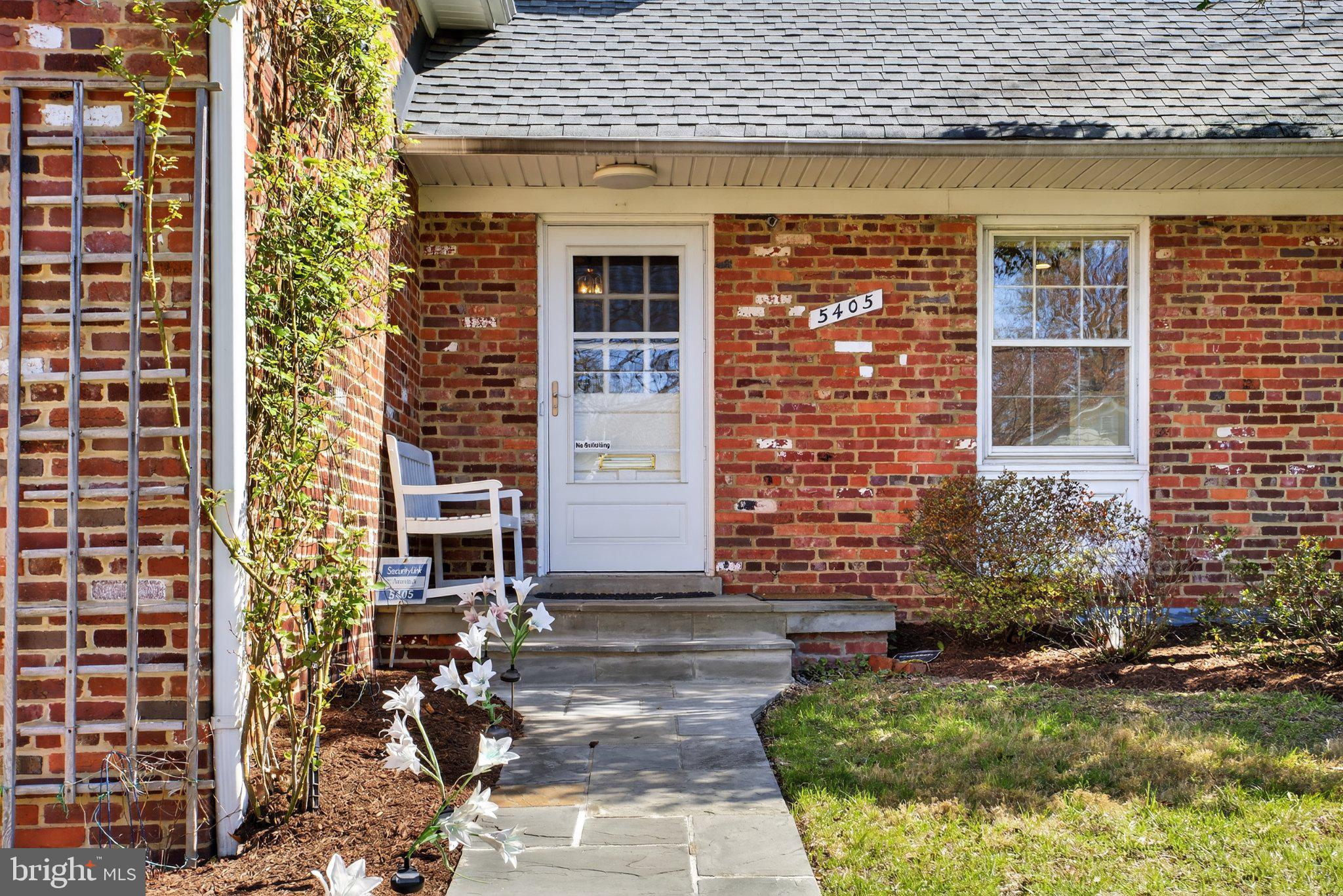 5405 Ridgefield Road Bethesda, MD 20816 - Photo 3 of 35