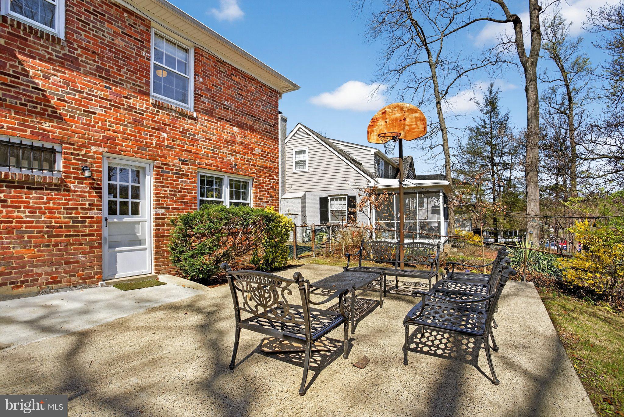 5405 Ridgefield Road Bethesda, MD 20816 - Photo 31 of 35