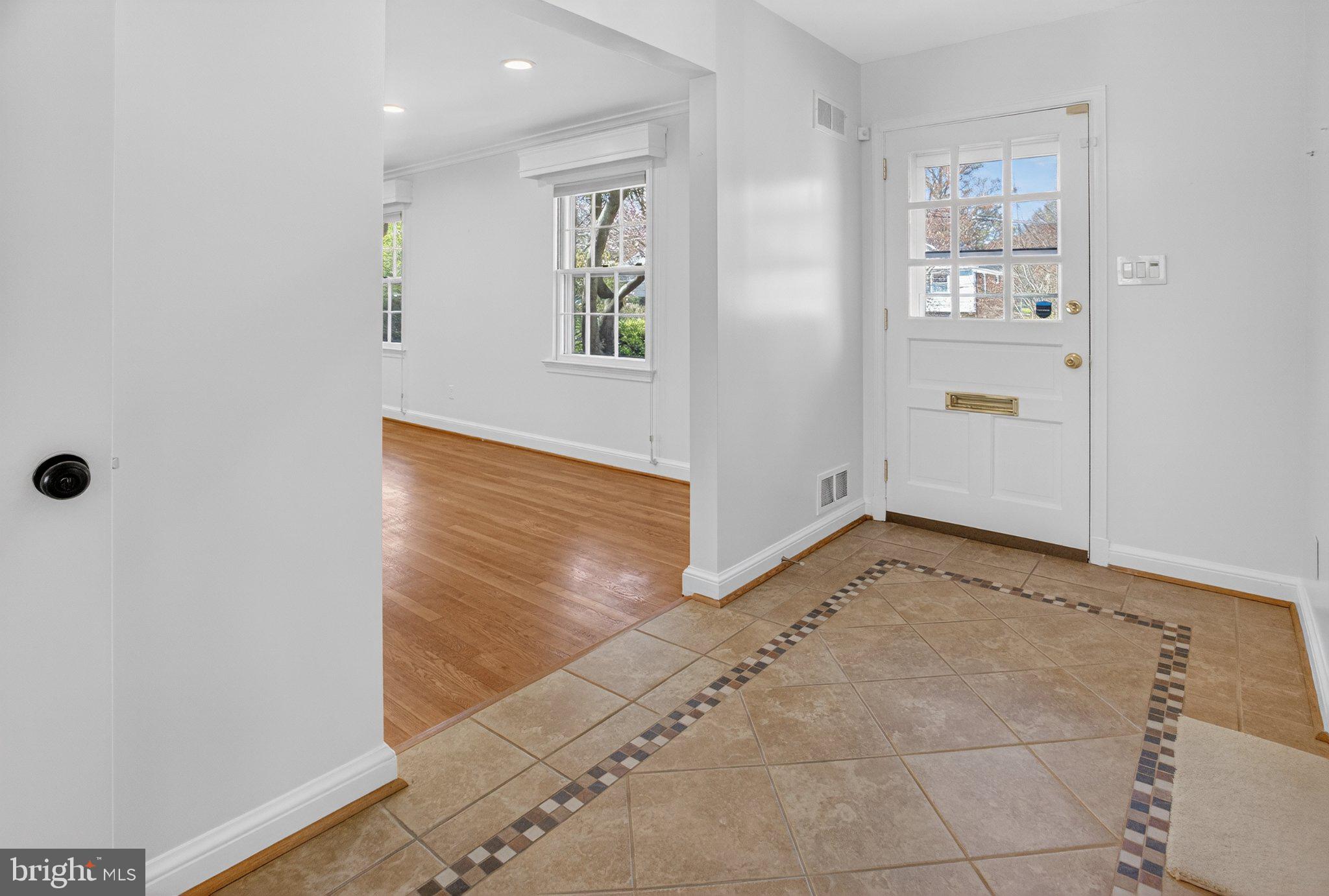 5405 Ridgefield Road Bethesda, MD 20816 - Photo 5 of 35