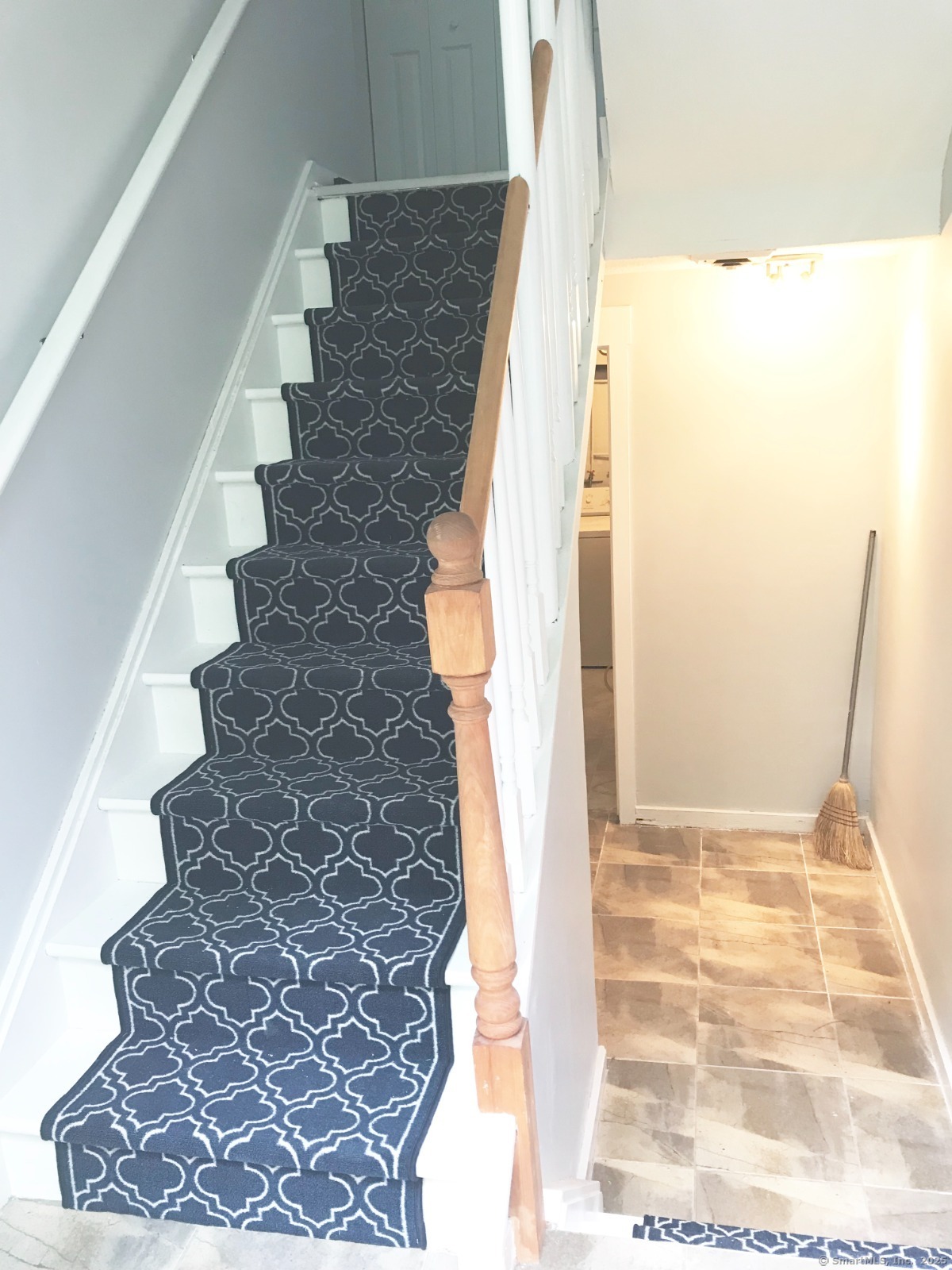 140 Shepard Avenue, Unit 140 Hamden, CT 06514 - Photo 21 of 29 a view of an entryway