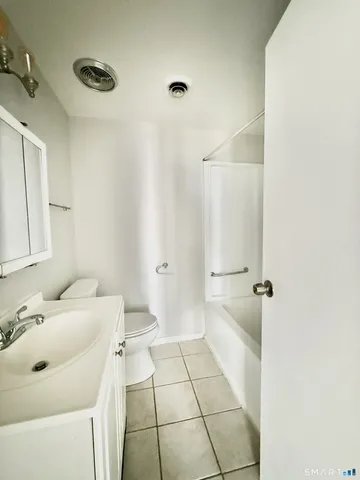 $2,850 | 140 Shepard Avenue, Unit 140, Hamden, CT 06514