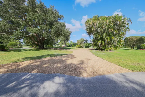 $2,695,000 | 20 Par Club Circle, Boynton Beach, FL 33436