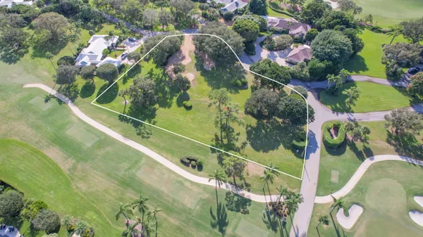 $2,695,000 | 20 Par Club Circle, Boynton Beach, FL 33436
