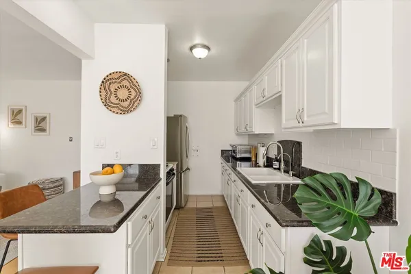 $559,000 | 2621 South Centinela Avenue, Unit 18, Santa Monica, CA 90405