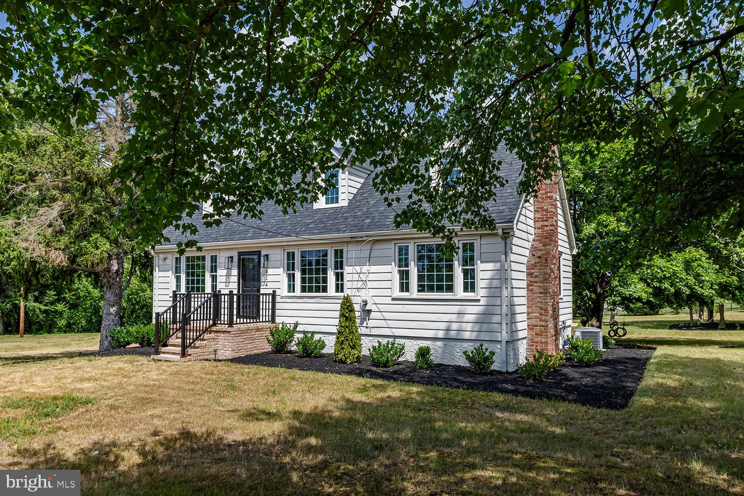 814 Jackson Road Mullica Hill, NJ 08062 - Photo 2 of 25 Front yard view of home