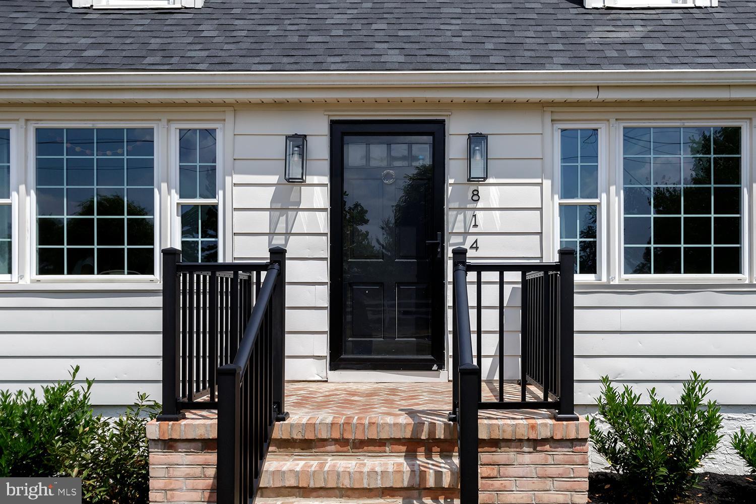814 Jackson Road Mullica Hill, NJ 08062 - Photo 3 of 25 Front entry with new railings