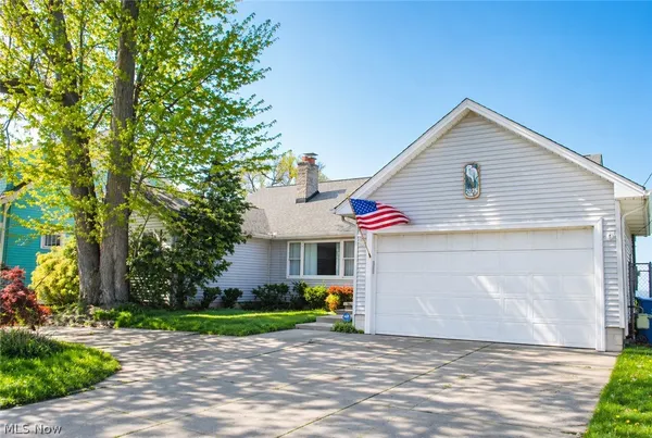 $325,000 | 2025 East Erie Avenue, Lorain, OH 44052