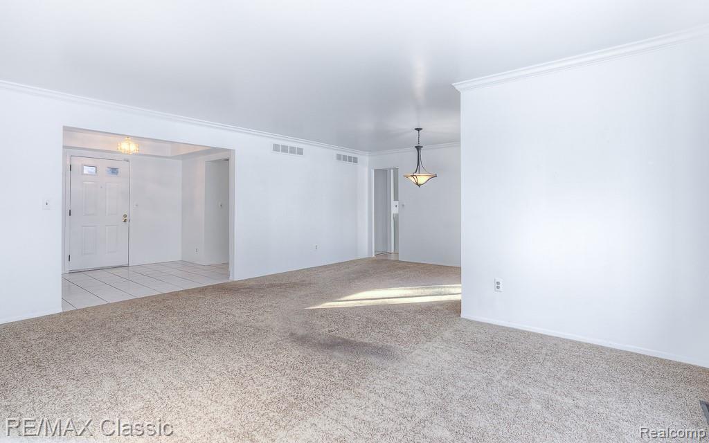37031 Ridgedale Court Farmington Hills, MI 48331 - Photo 6 of 28