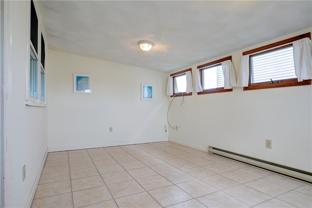 15 Greenbrier Road Narragansett, RI 02882 - Photo 4 of 38