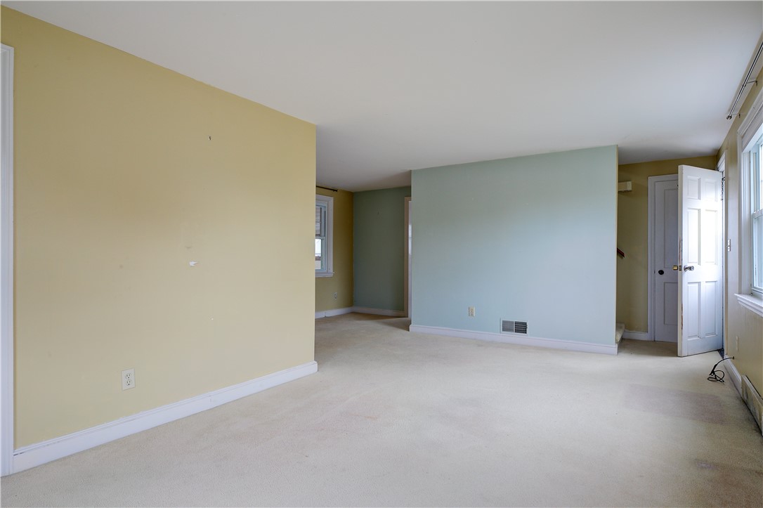 15 Greenbrier Road Narragansett, RI 02882 - Photo 9 of 38