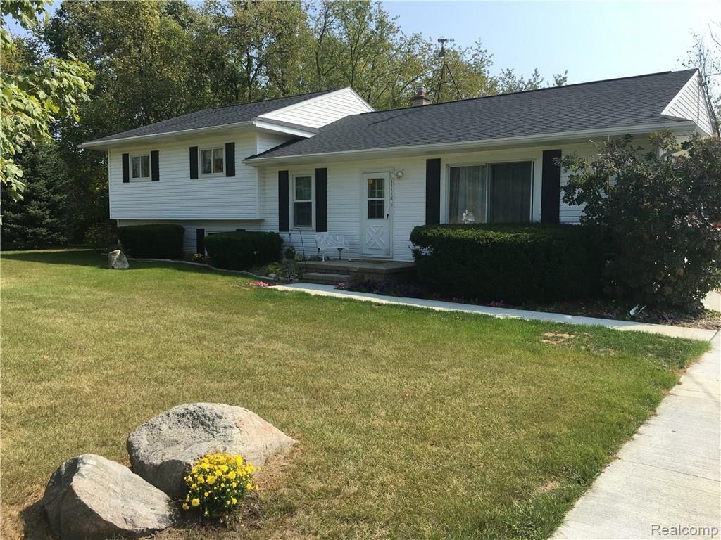 11118 Runyan Lake Road Fenton, MI 48430 - Photo 1 of 22 IMG_9891.JPG